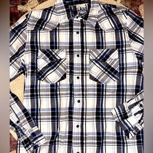 Reclaim pearl snap med Plaid Button-Up Shirt - Black, Blue, and White
